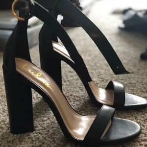 Black lulus block heel